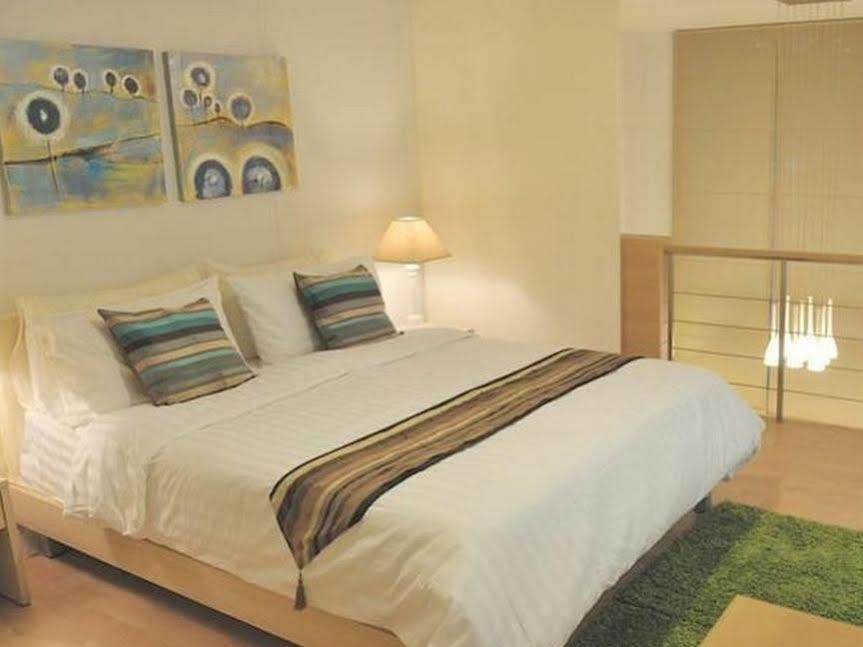 Duplex 21 Apartment Банкок Екстериор снимка