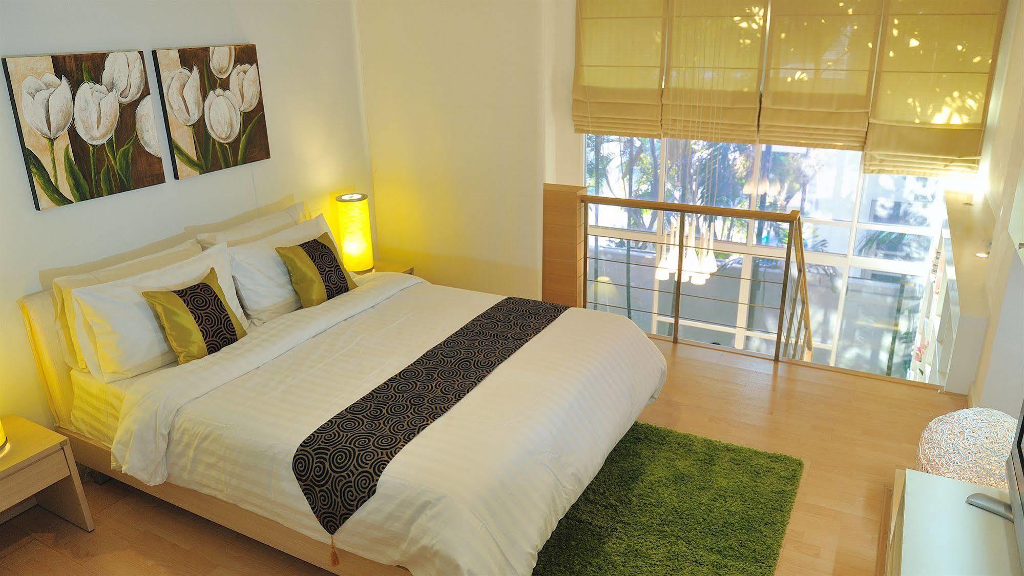 Duplex 21 Apartment Банкок Екстериор снимка
