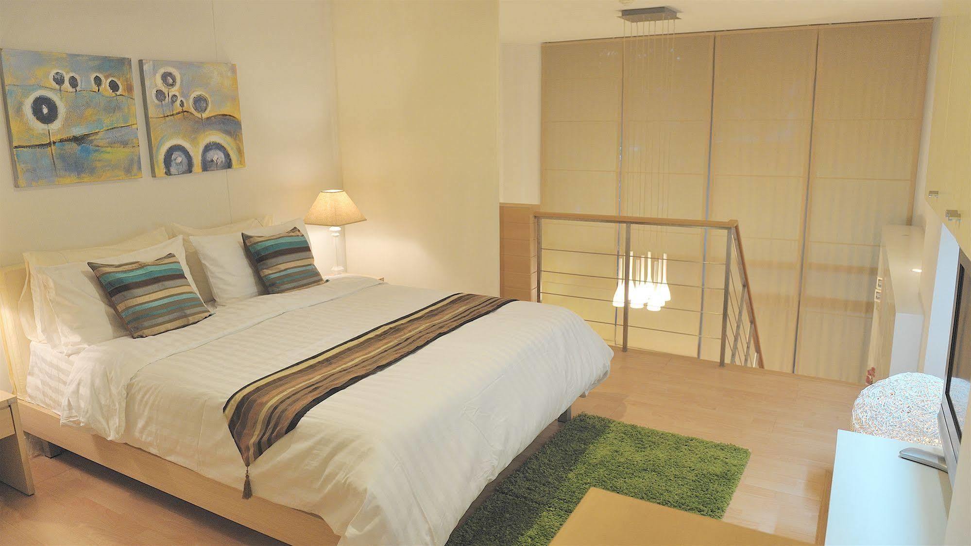 Duplex 21 Apartment Банкок Екстериор снимка